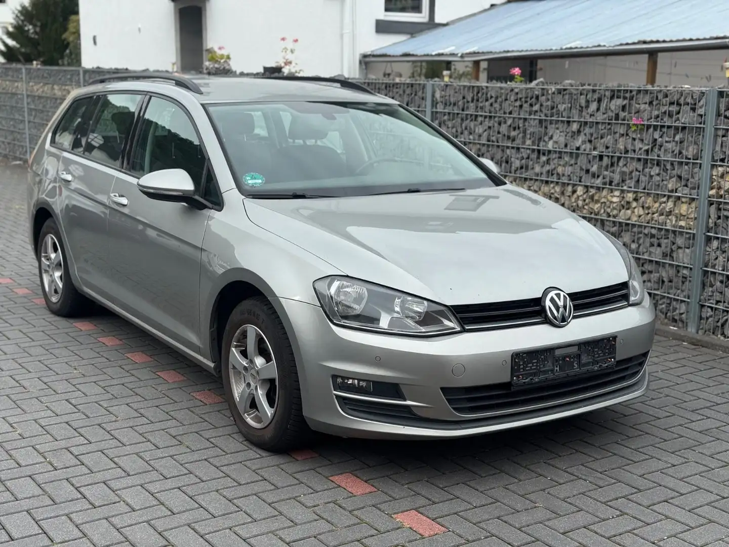 Volkswagen Golf VII Variant 1.6TDI*SERVICE NEU*TOP ZUSTAND* Silber - 1