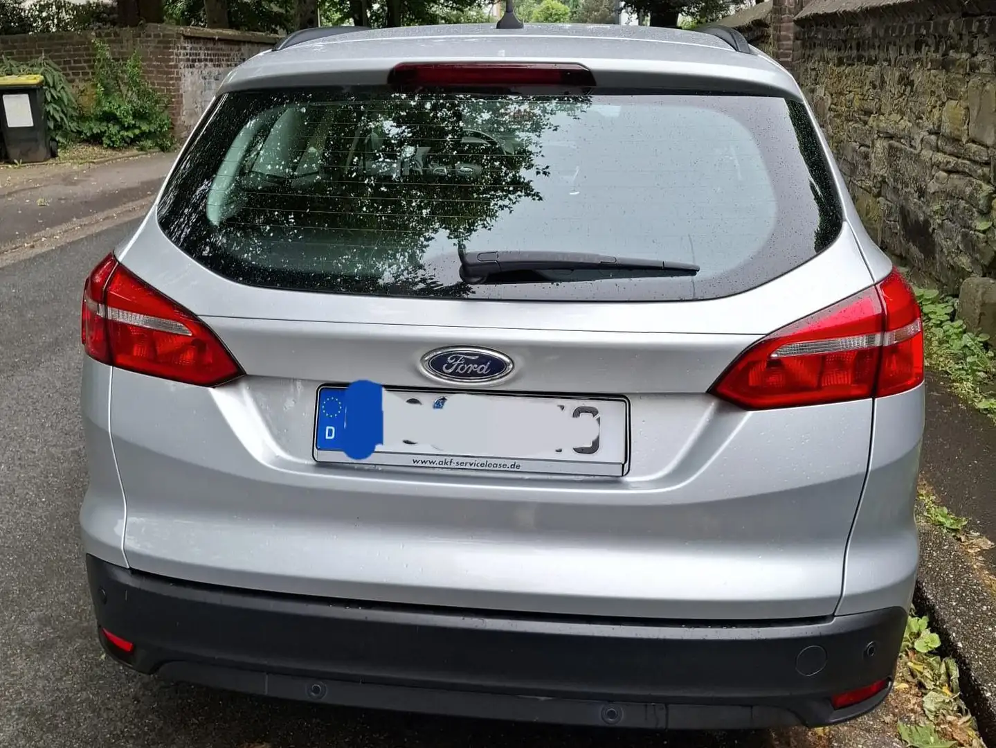 Ford Focus Focus Turnier 1.5 TDCi DPF Start-Stopp-SystemBusin Silber - 2