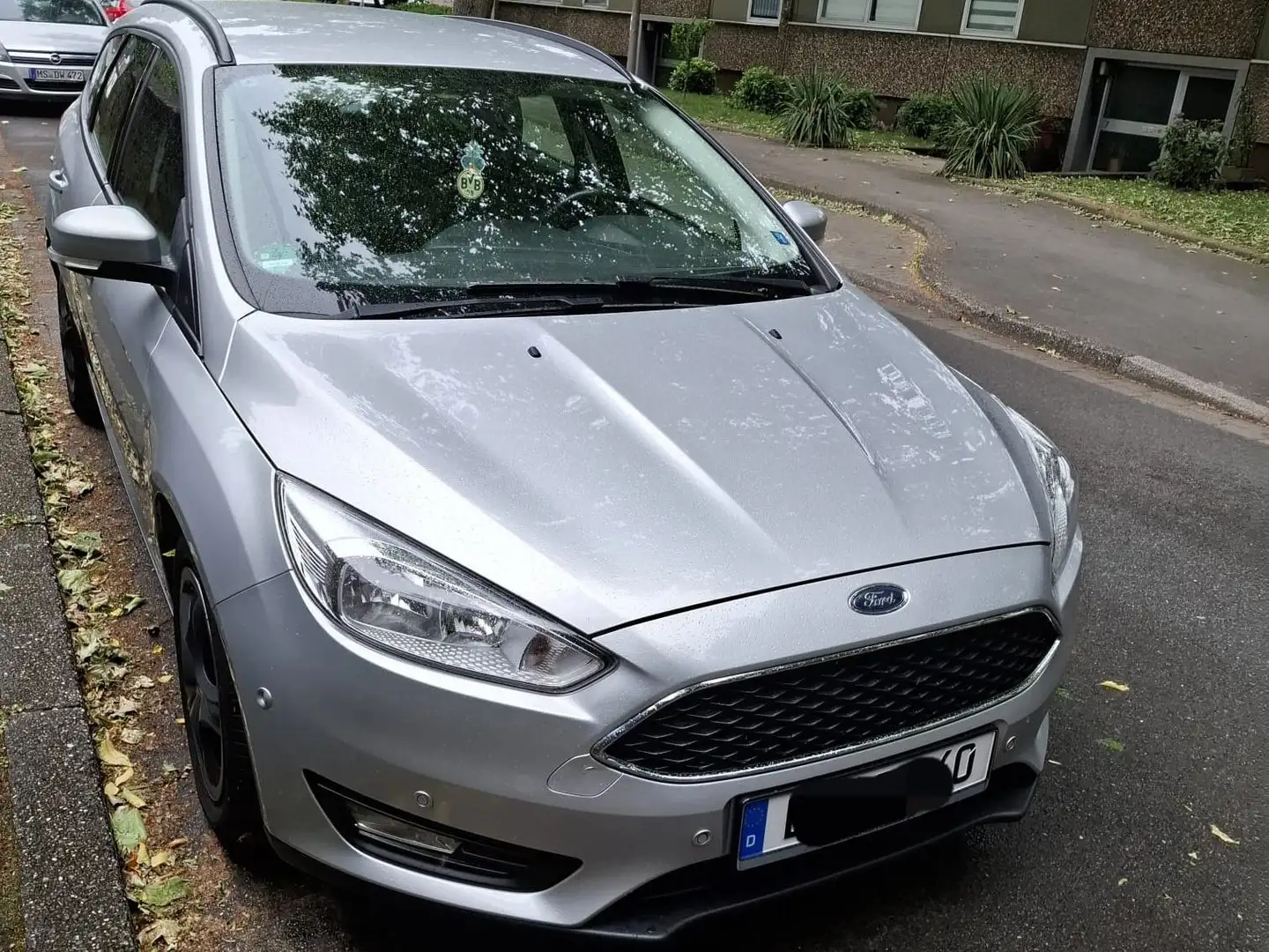 Ford Focus Focus Turnier 1.5 TDCi DPF Start-Stopp-SystemBusin Silber - 1