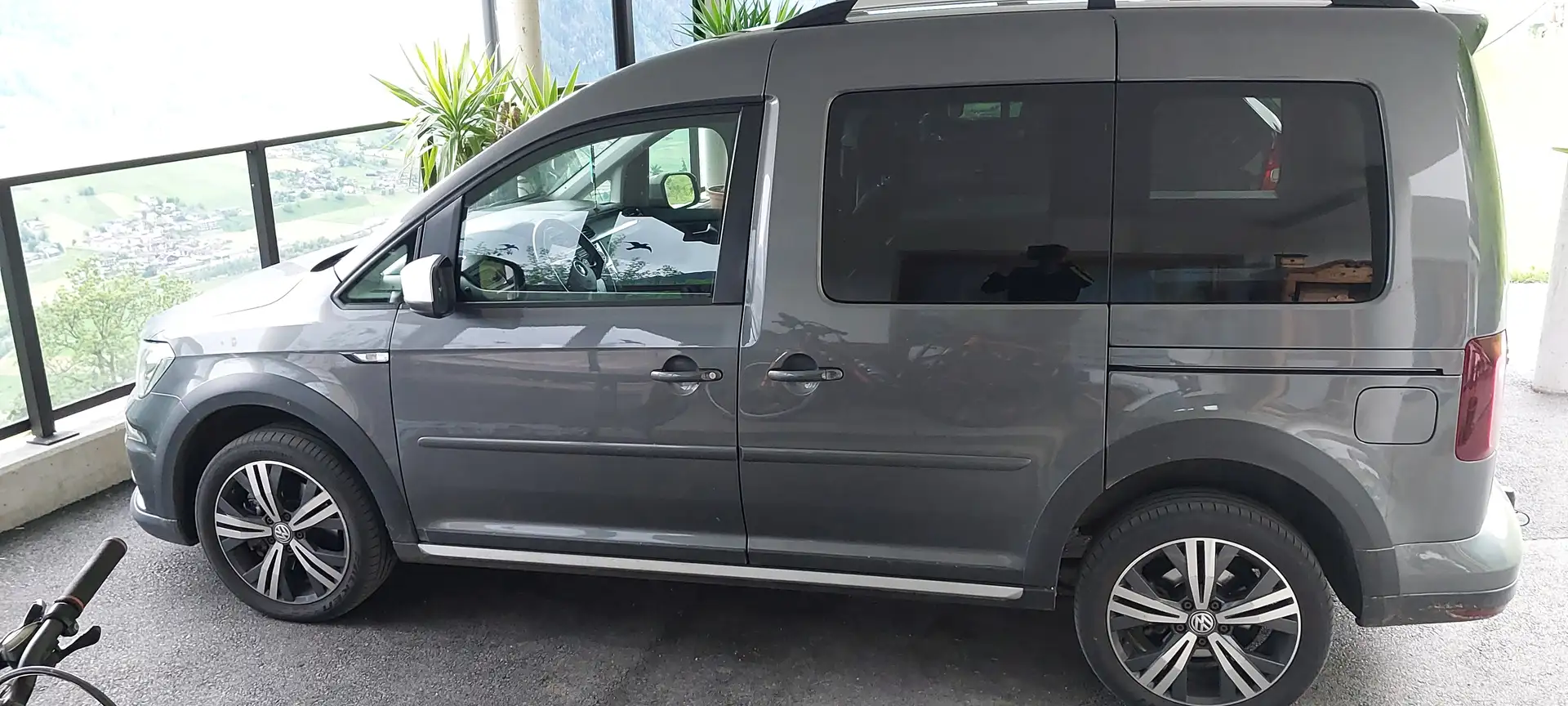 Volkswagen Caddy Alltrack 2,0 TDI 4Motion DSG Gris - 1