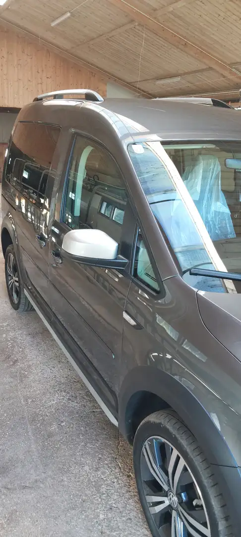 Volkswagen Caddy Alltrack 2,0 TDI 4Motion DSG Gris - 2