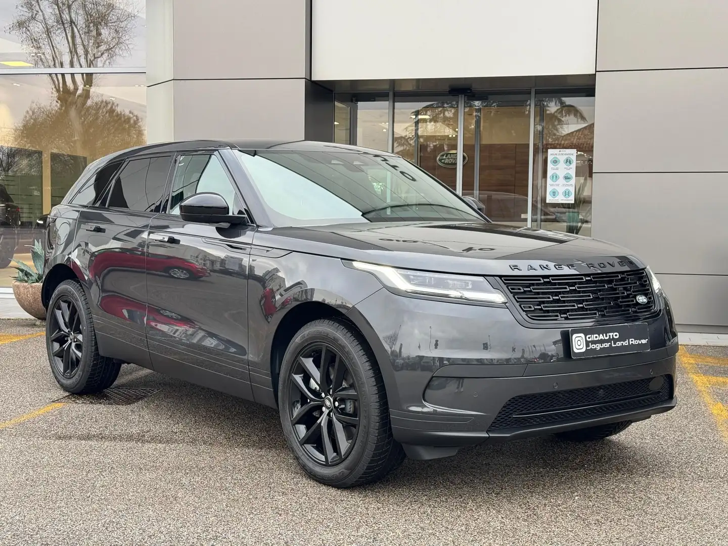 Land Rover Range Rover Velar D204 Mhev "Black S" | Approved - 2