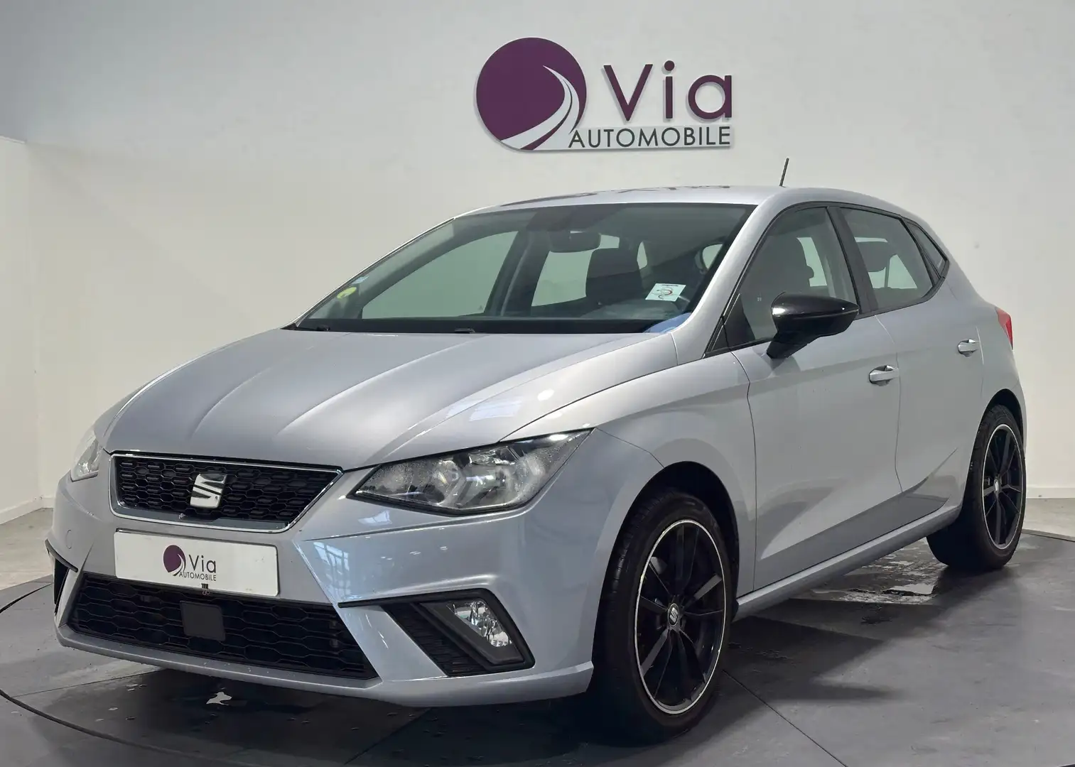 SEAT Ibiza 1.6 TDI 95 ch S/S BVM5 Style Business Gris - 1