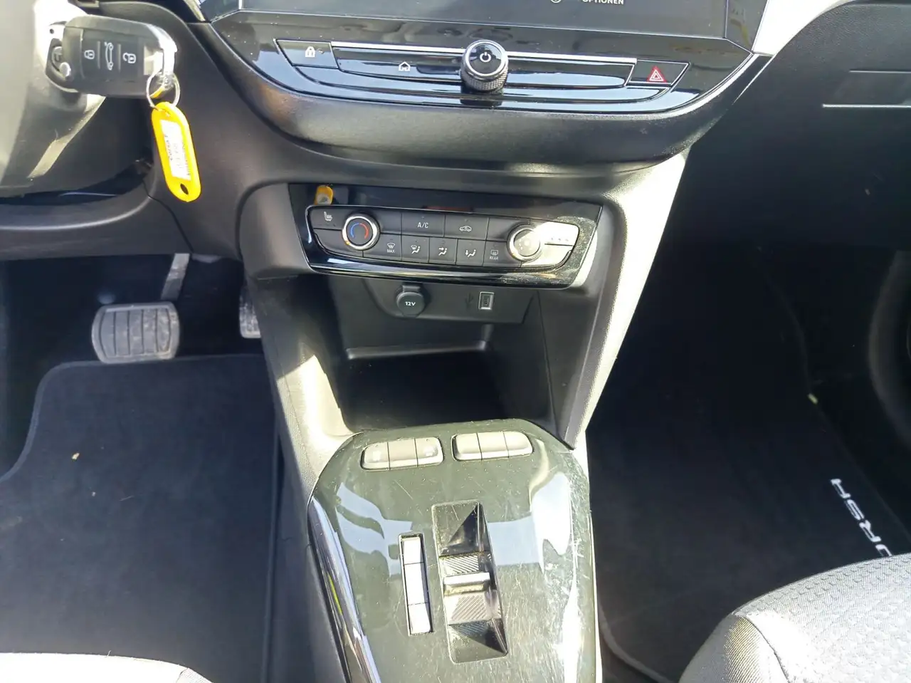 Opel Corsa F 1.2 Edition Sitzhzg PDC Allwetterreifen 14