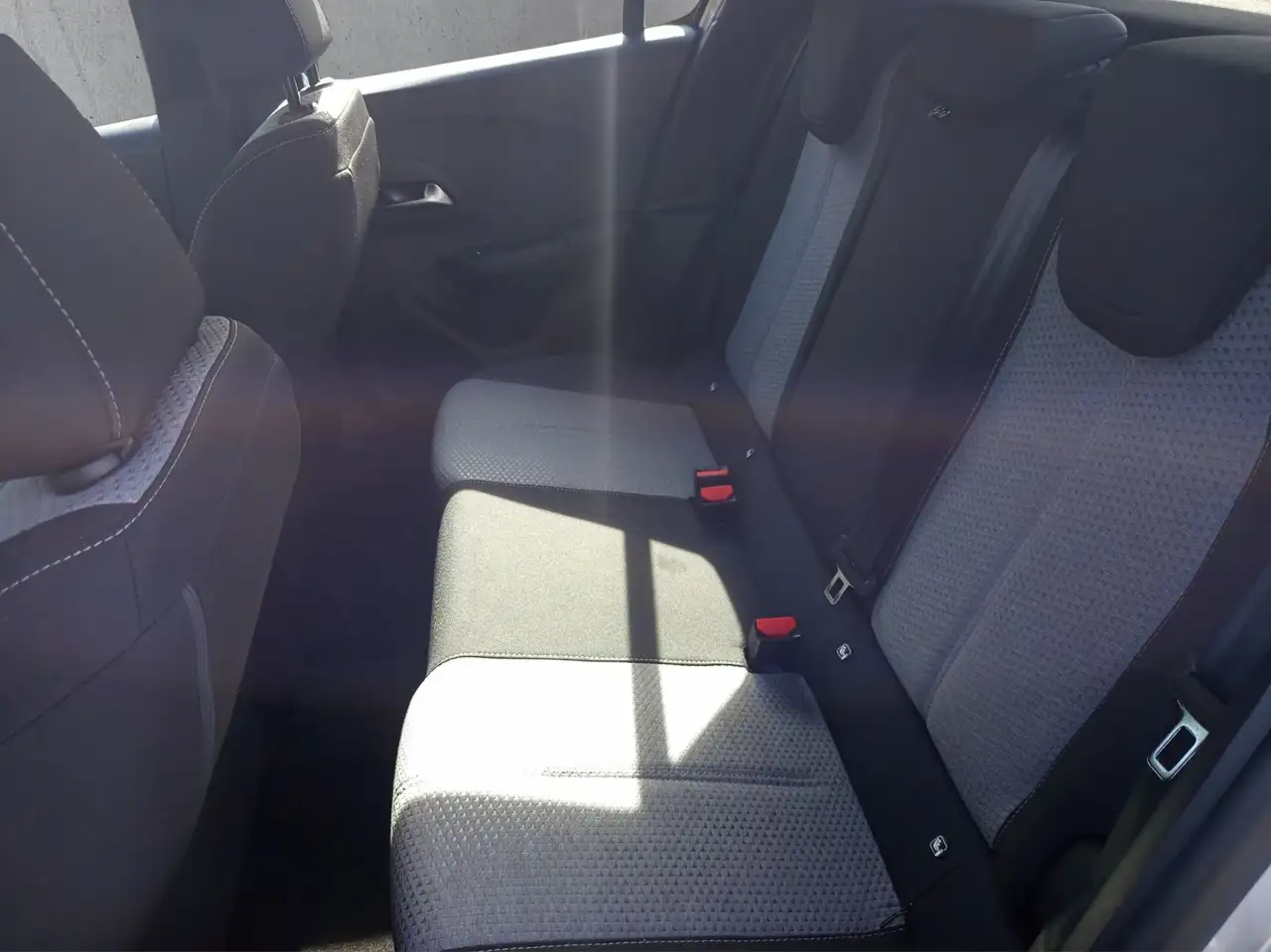 Opel Corsa F 1.2 Edition Sitzhzg PDC Allwetterreifen 13