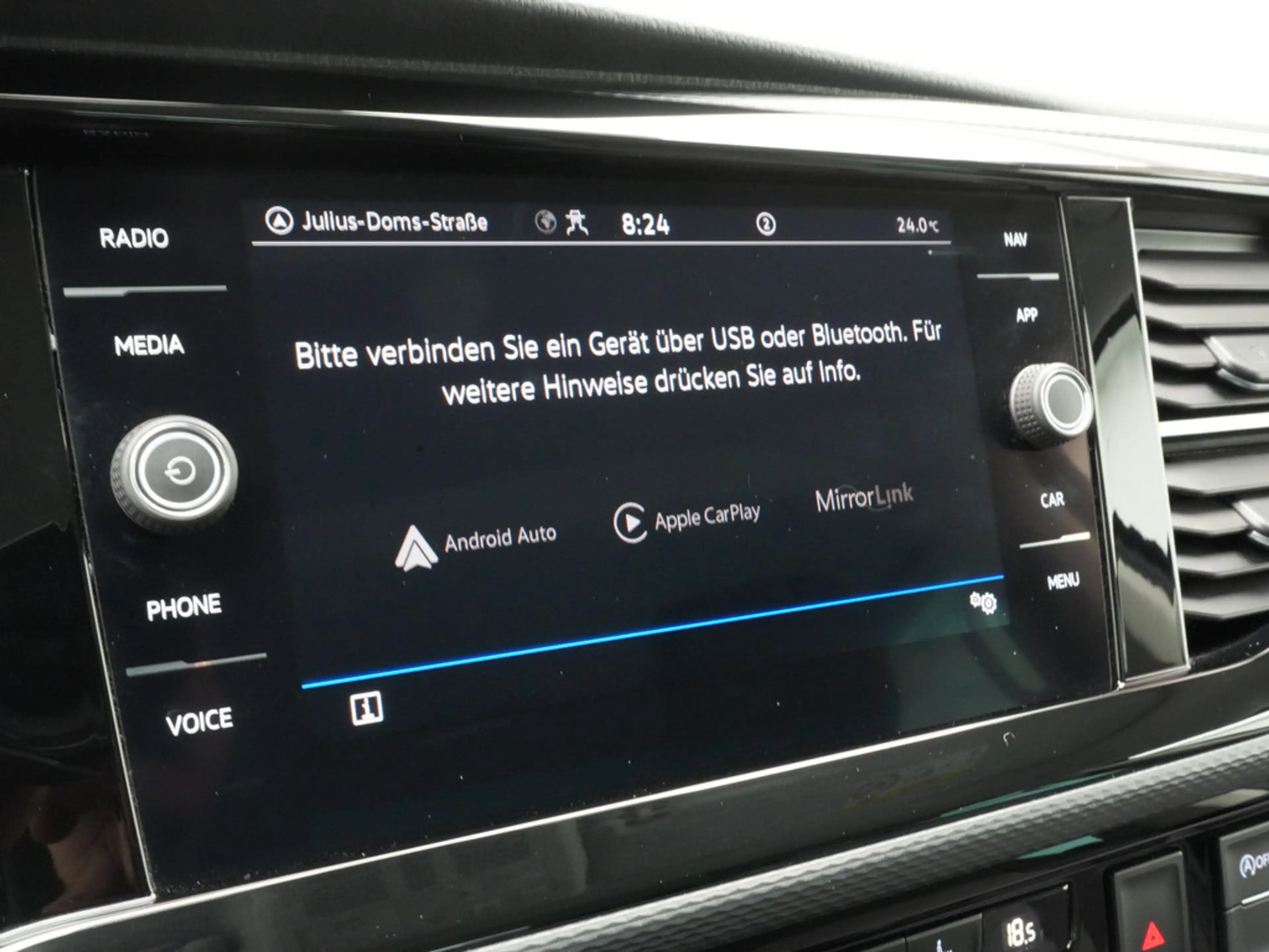 Volkswagen T6.1 Multivan Generation Six ACC NAVI LED SHZ — photo 8