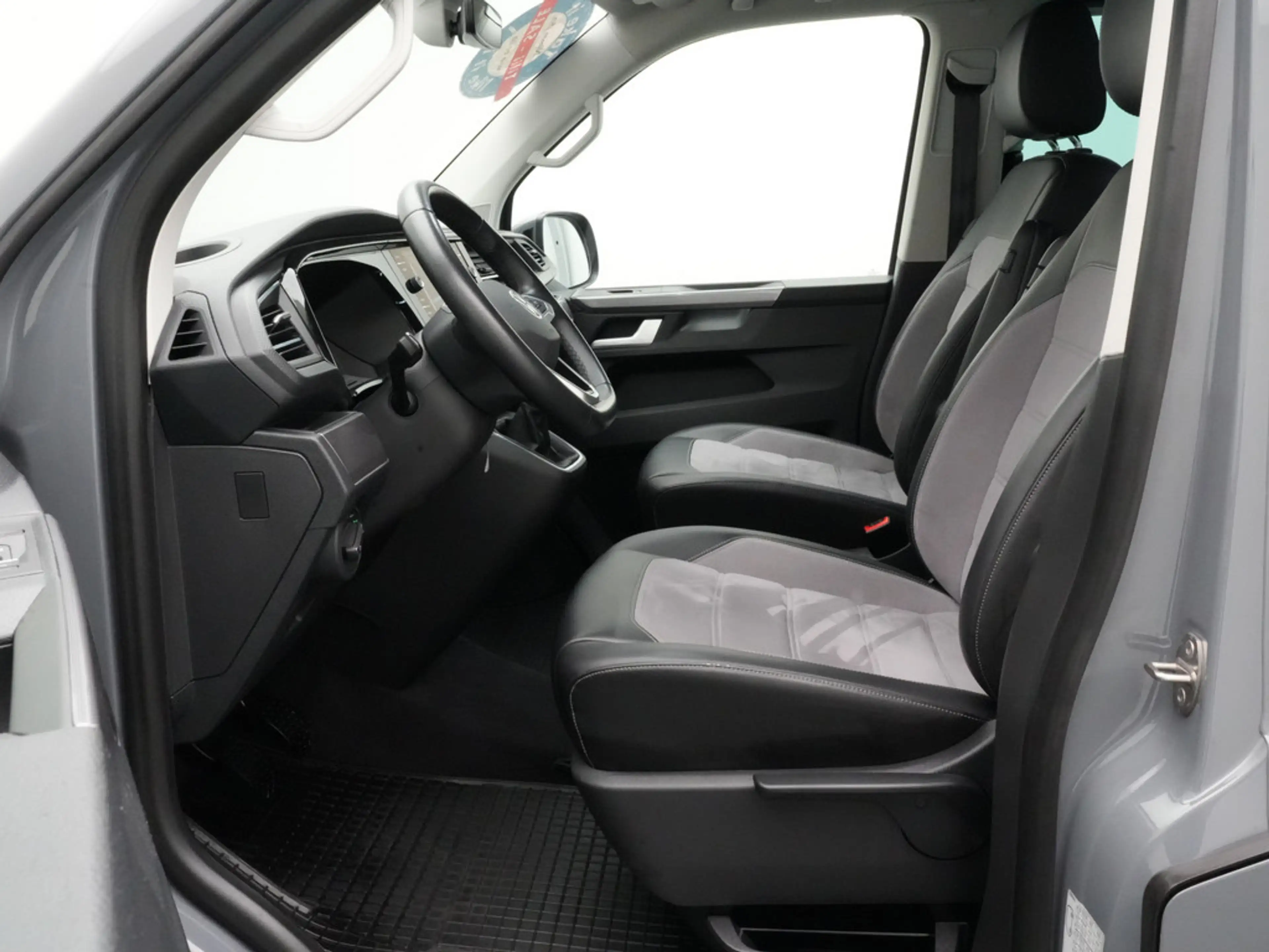 Volkswagen T6.1 Multivan Generation Six ACC NAVI LED SHZ — photo 12