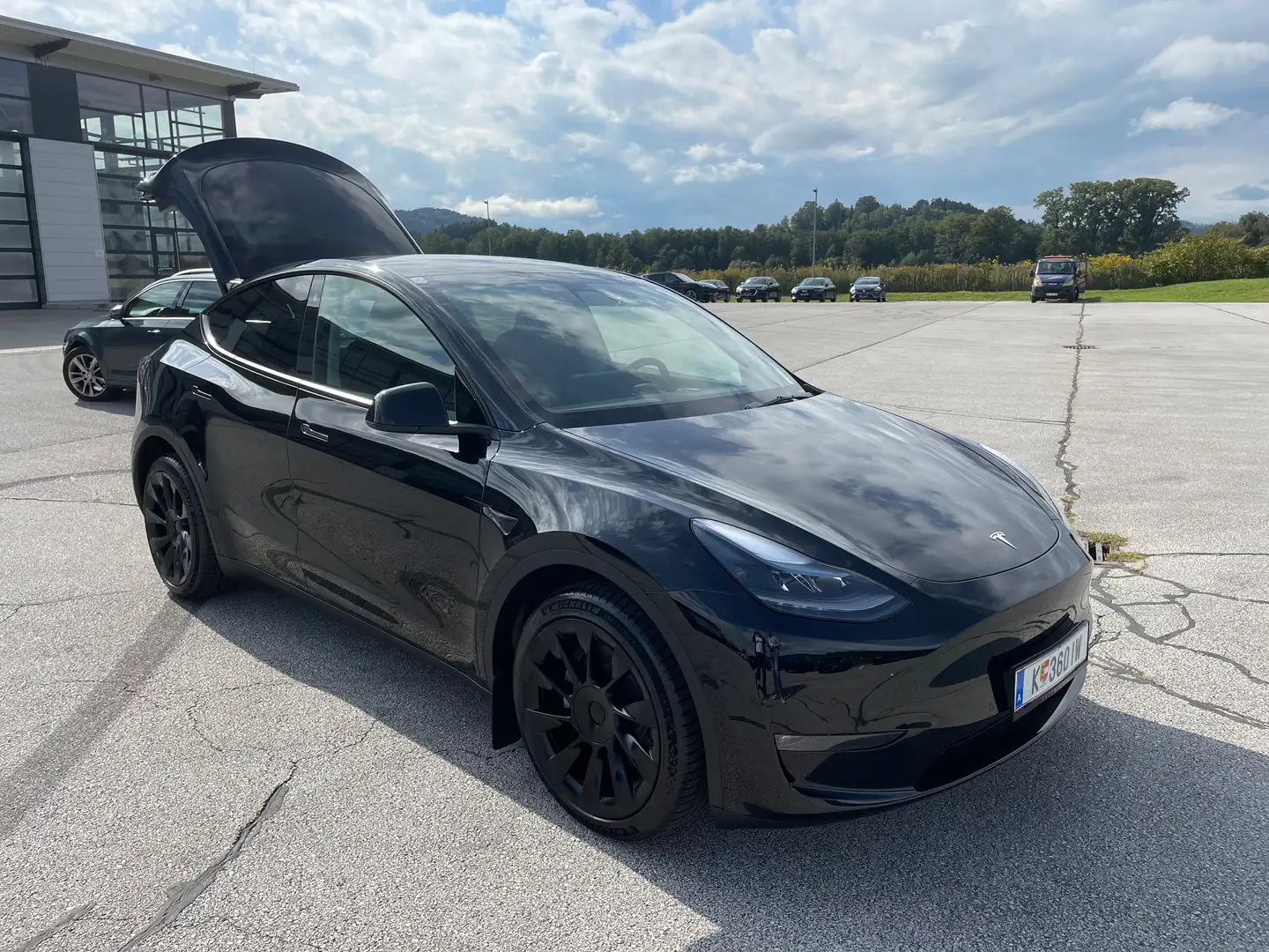 Tesla Model Y Model Y Long Range AWD 75kWh mit viel Zubehör Schwarz - 1
