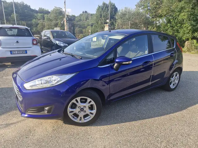 Ford Fiesta view 3