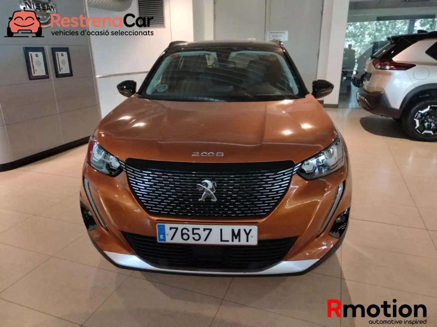 Peugeot 2008 1.2 PureTech S&S Allure Pack 100 Arancione - 2