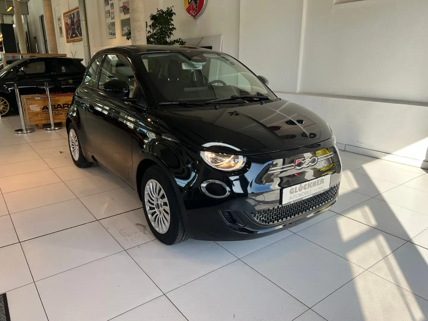 Fiat 500e Schwarz - 2