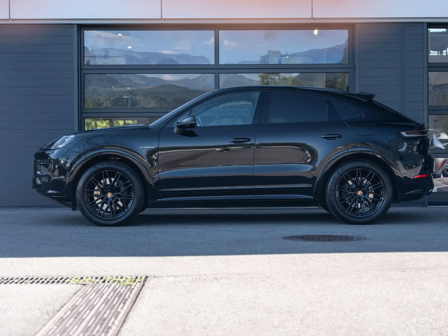 Porsche Cayenne E-Hybrid Coupé Schwarz - 2