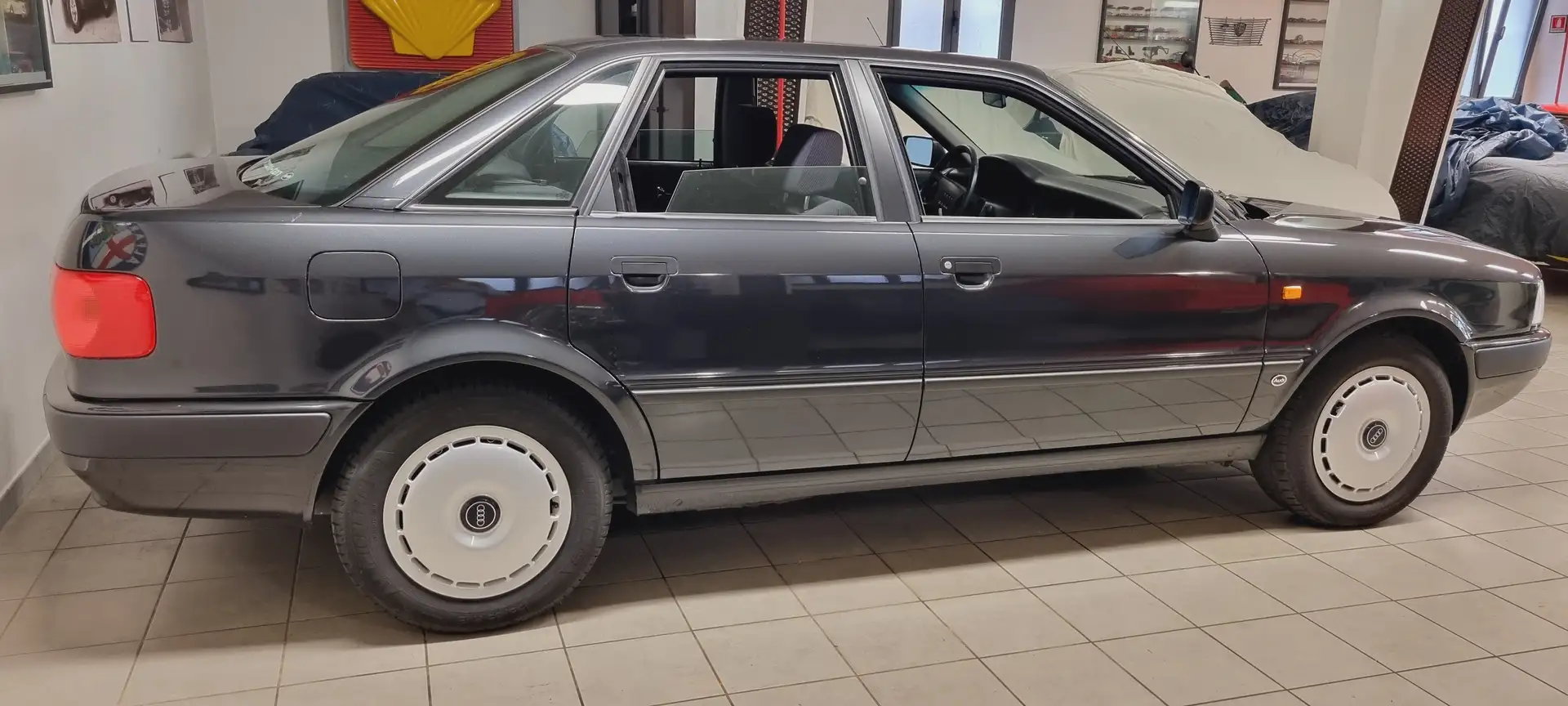 Audi 80 80 2.0 cat. Černá - 2