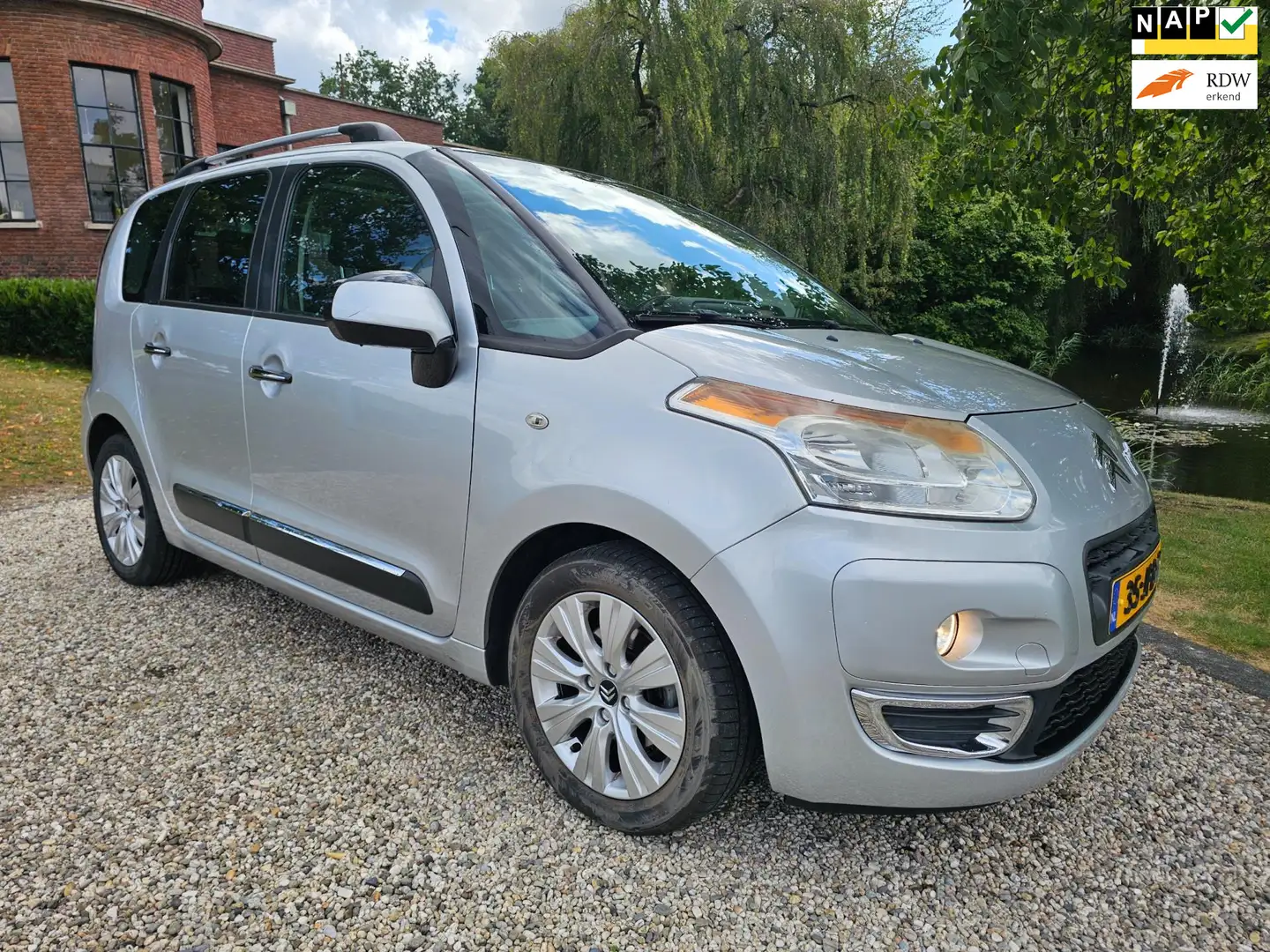 Citroen C3 Picasso 1.6 VTi Exclusive AIRCO/cruise Gris - 1