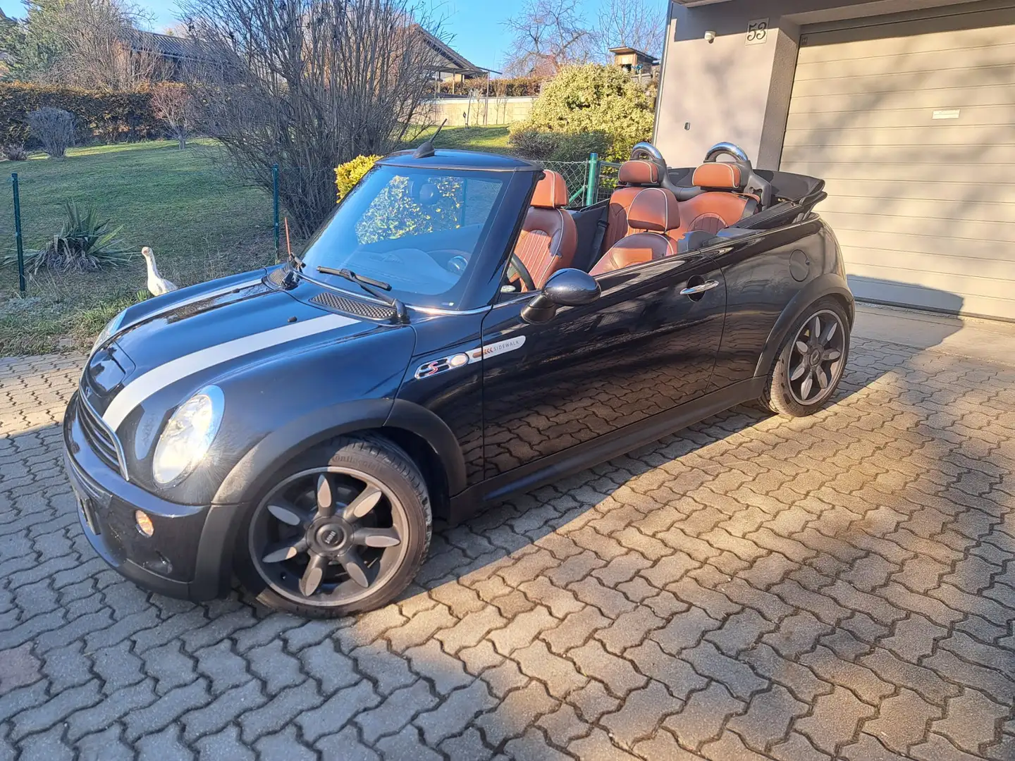 MINI Cooper S Cabrio MINI COOPER S Cabrio Sidewalk COOPER S Sidewalk Schwarz - 1