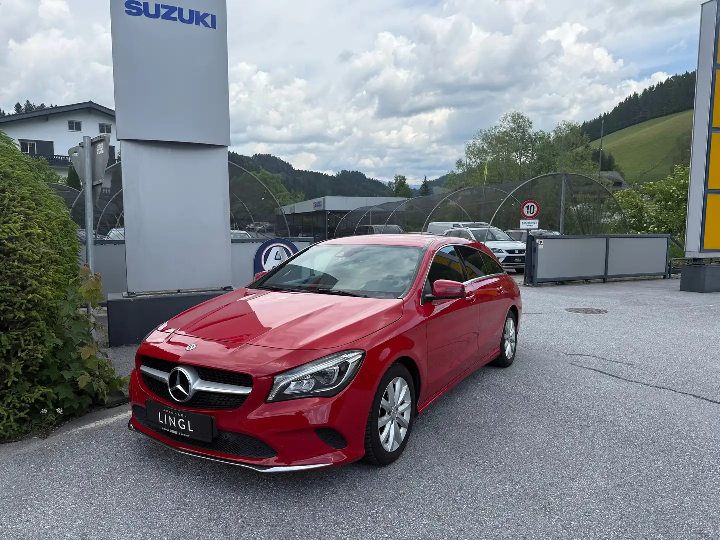 Mercedes-Benz CLA 180 CLA 180 d Shooting Brake *AHV; LED* Rot - 1
