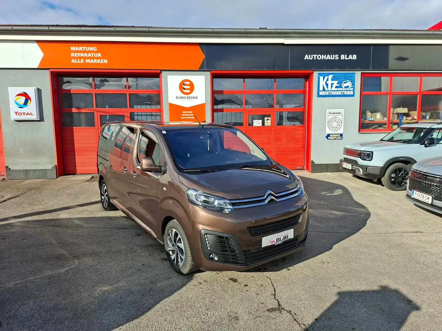 Citroen Spacetourer Spacetourer Blue HDI 180 SHINE AUTOMATIK * Braun - 1