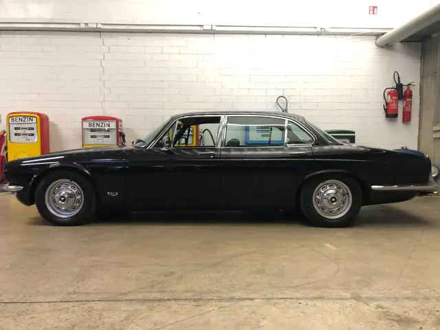 Jaguar XJ6