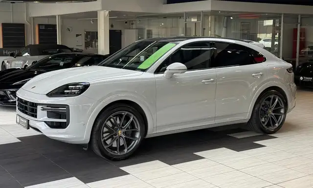 Porsche Cayenne view 2