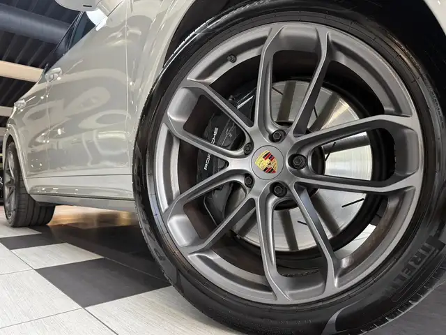 Porsche Cayenne view 5
