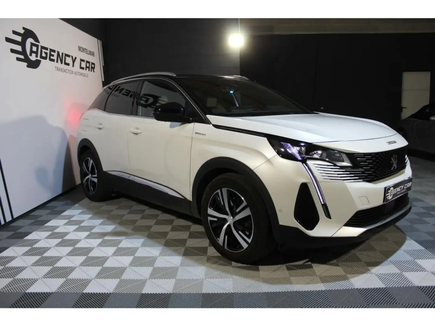 Peugeot 3008 Hybrid4 300 e-EAT8 II GT SUIVI Blanc - 2