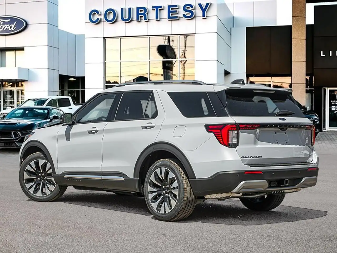 Ford Explorer снимка Ford Explorer