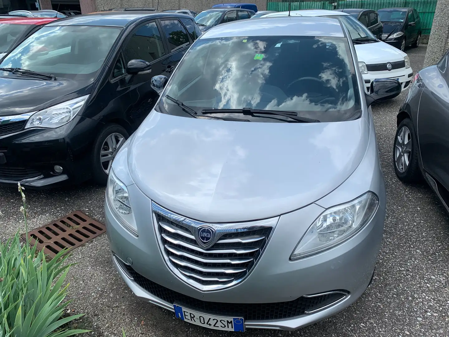 Lancia Ypsilon Ypsilon 0.9 t.air Gold s Plateado - 1