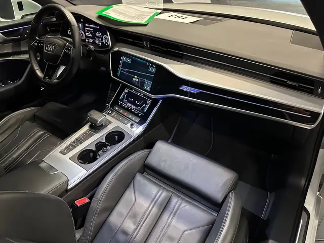 Audi A6 Avant view 12