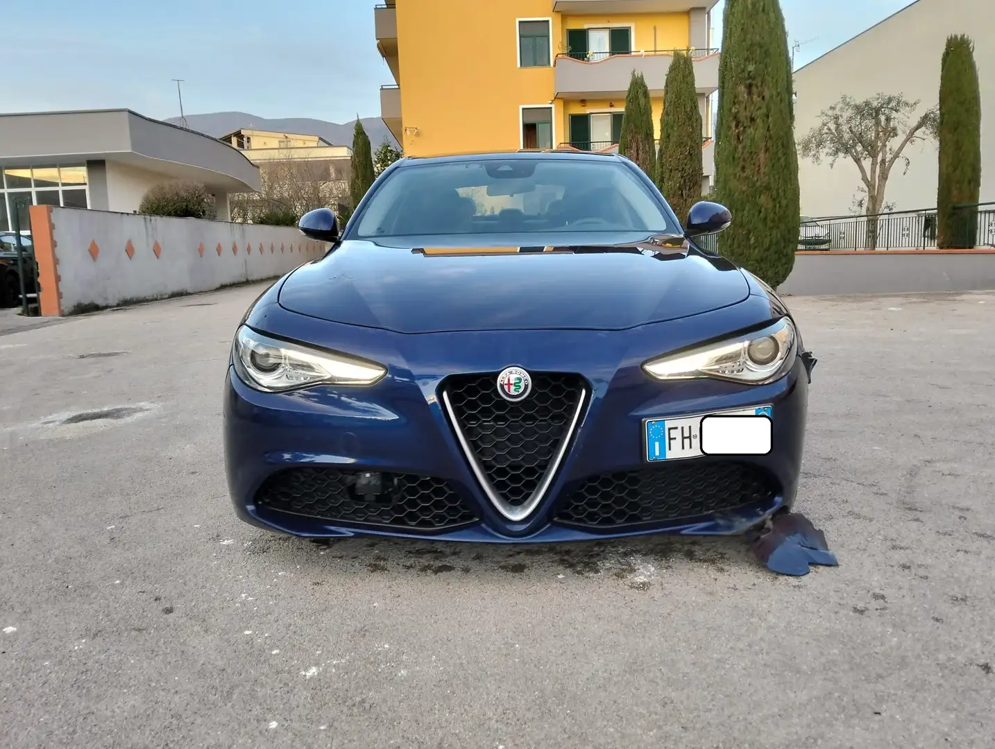 Alfa Romeo Giulia Giulia 2.2 TDI Super 180cv auto SINISTRATA Blau - 2
