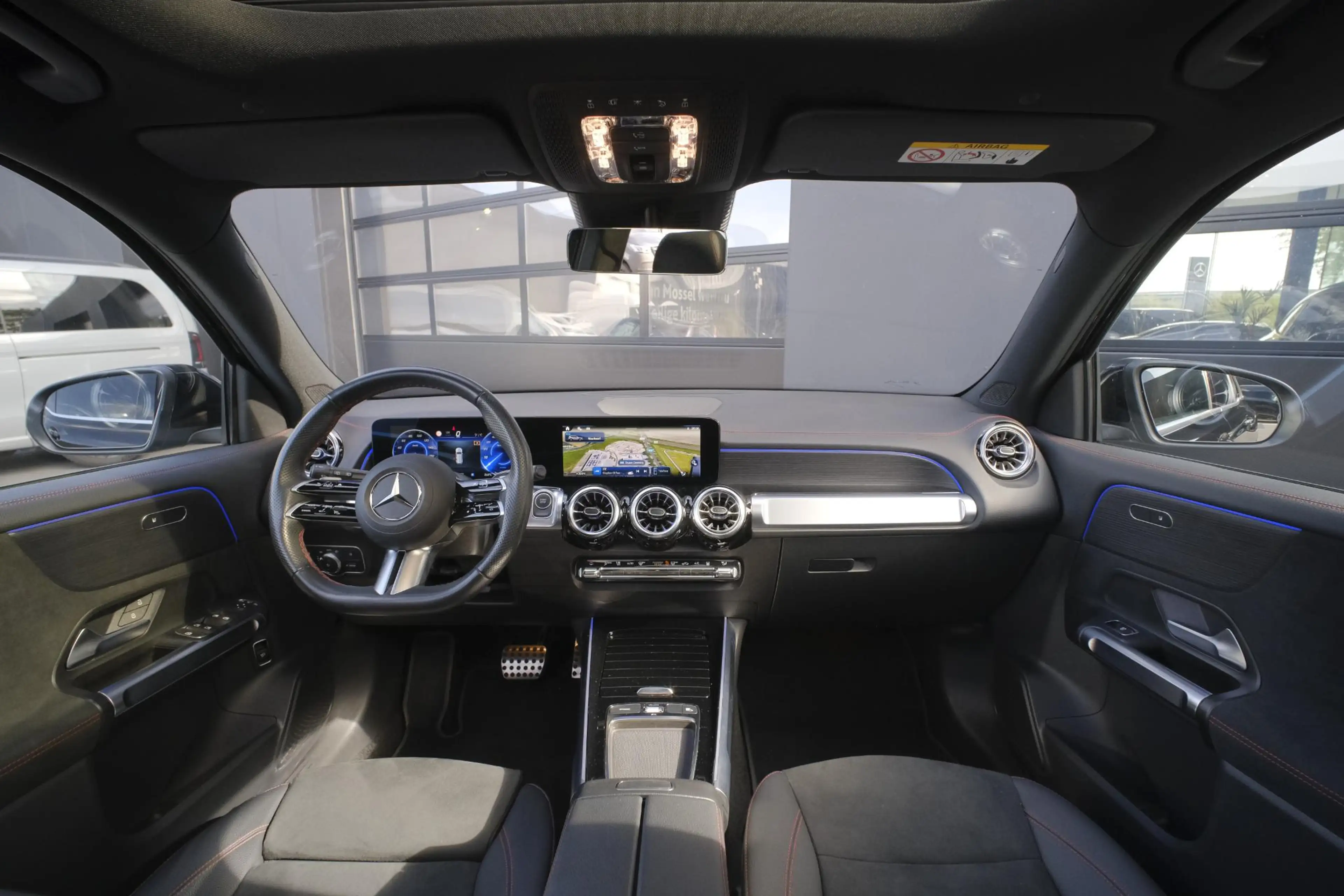 Mercedes-Benz EQB 250 250+ Star Edition + PANO + TREKHAAK + CARPLAY + — photo 14