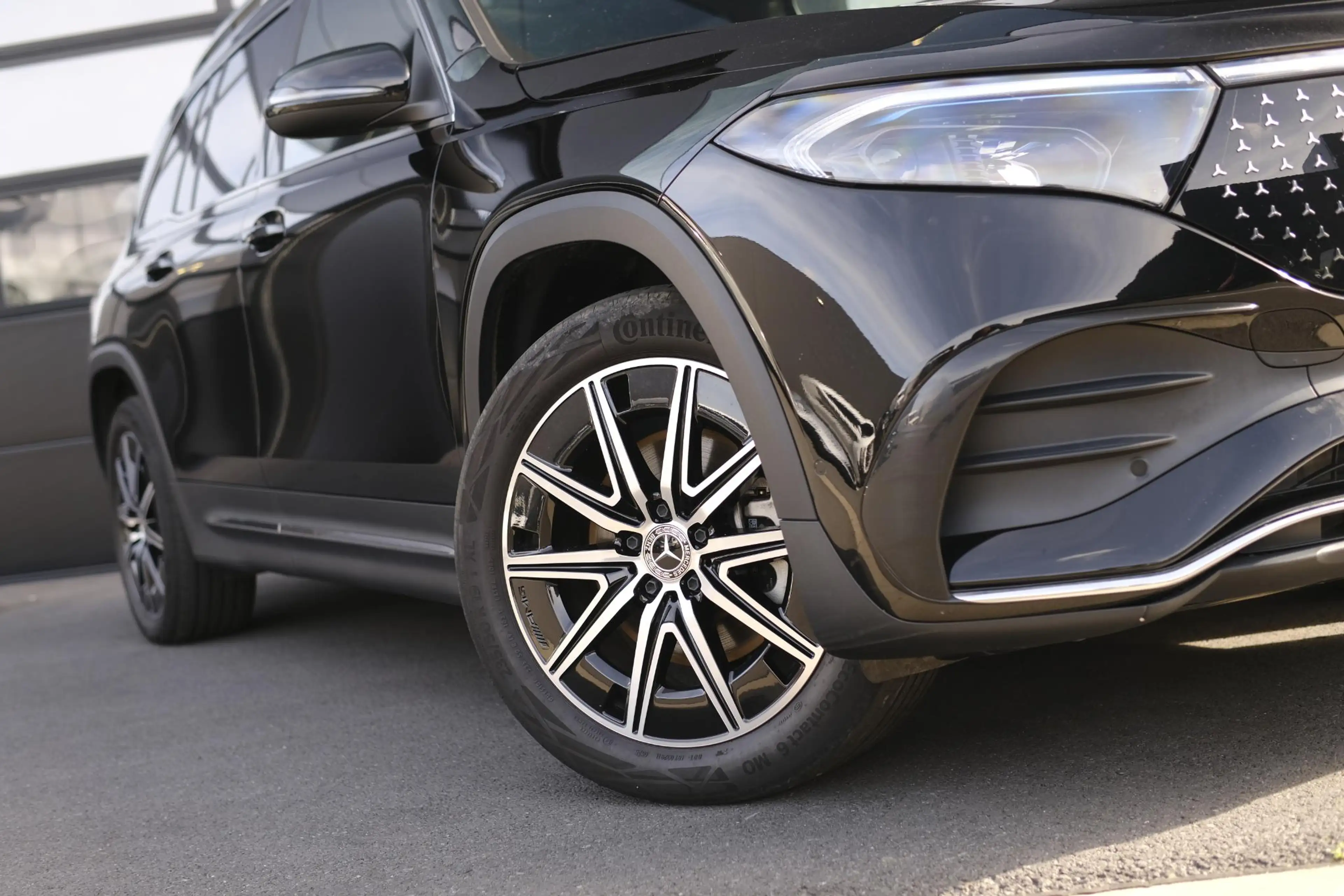 Mercedes-Benz EQB 250 250+ Star Edition + PANO + TREKHAAK + CARPLAY + — photo 2