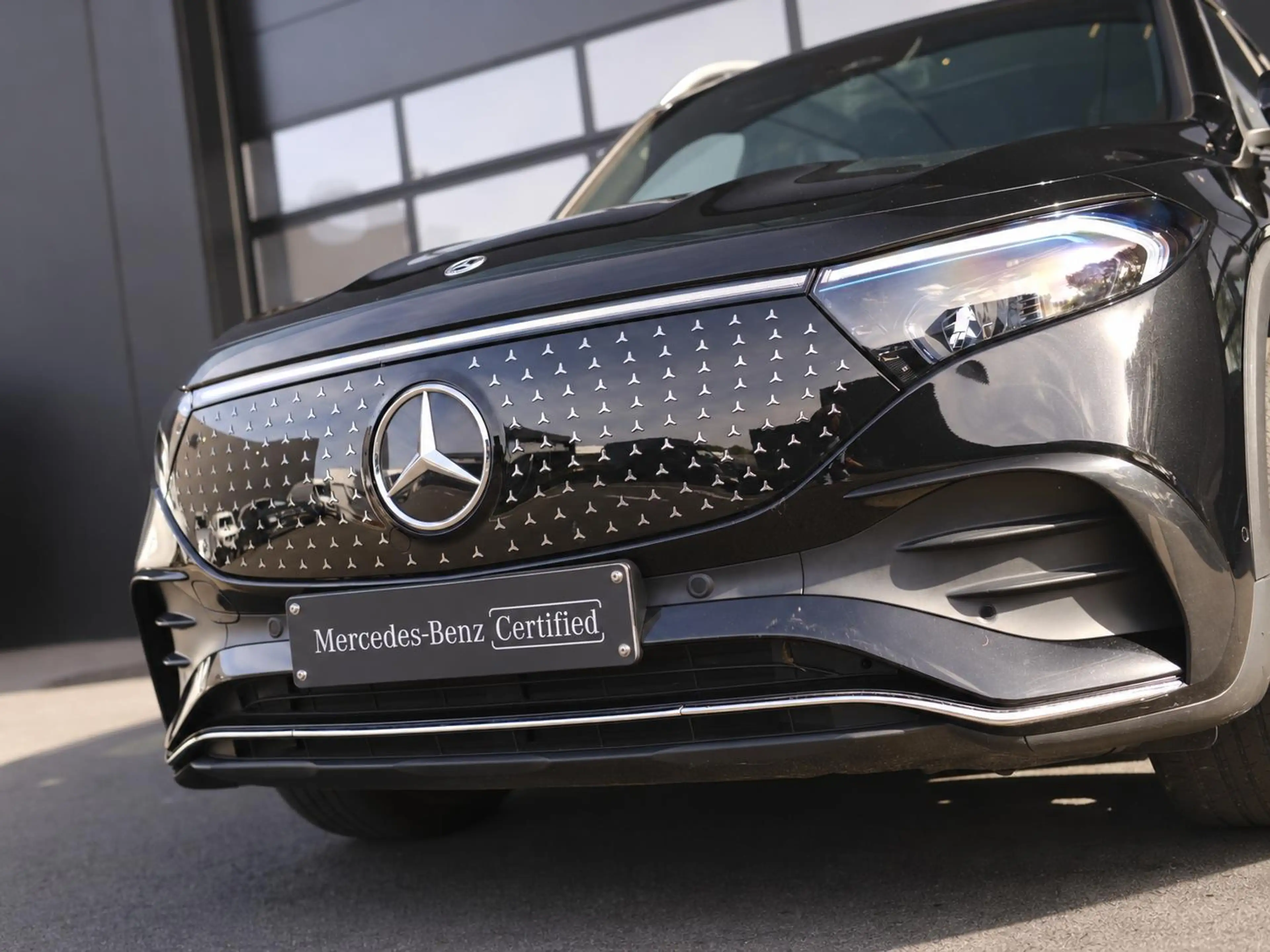 Mercedes-Benz EQB 250 250+ Star Edition + PANO + TREKHAAK + CARPLAY + — photo 13