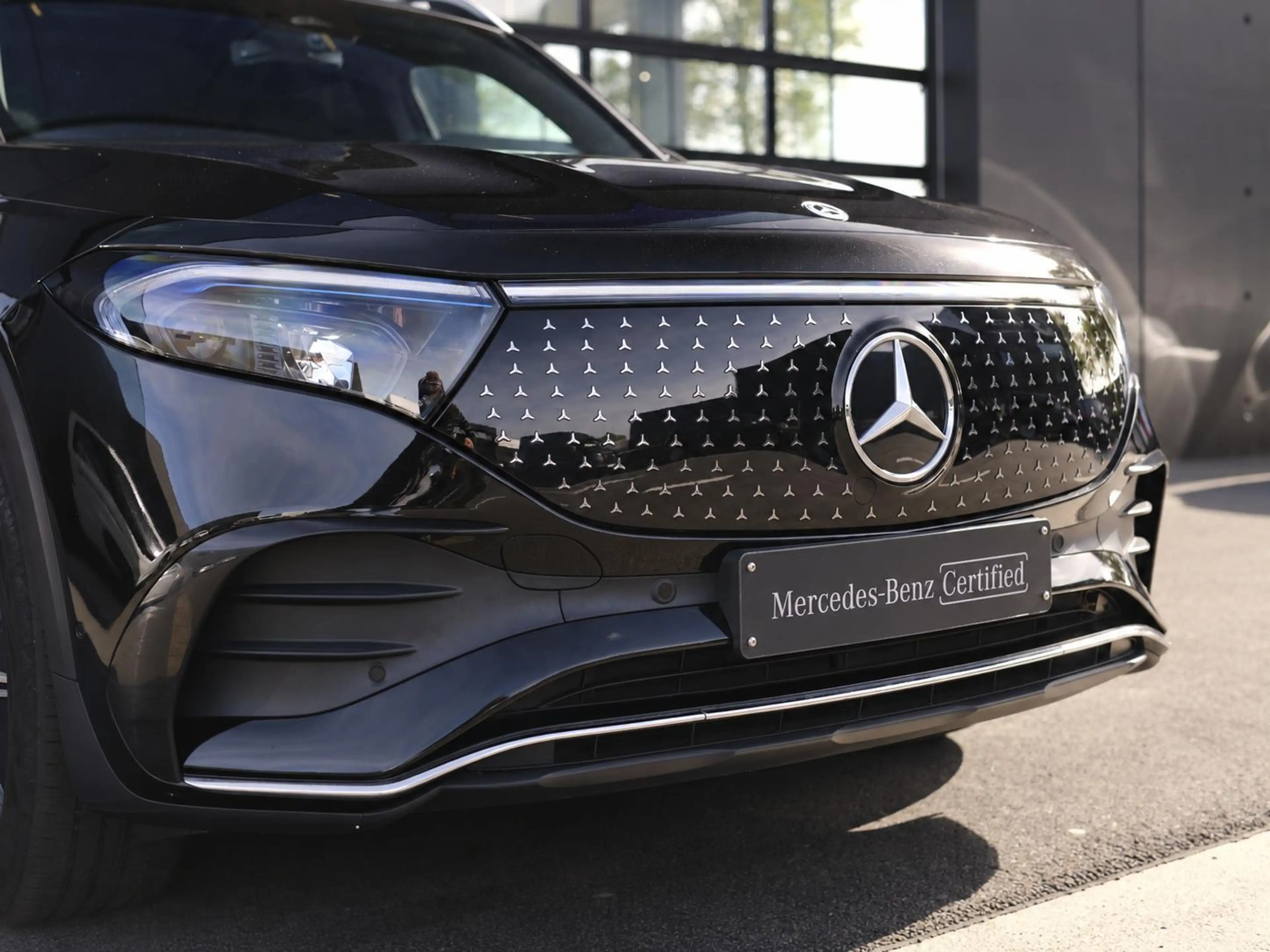 Mercedes-Benz EQB 250 250+ Star Edition + PANO + TREKHAAK + CARPLAY + — photo 12