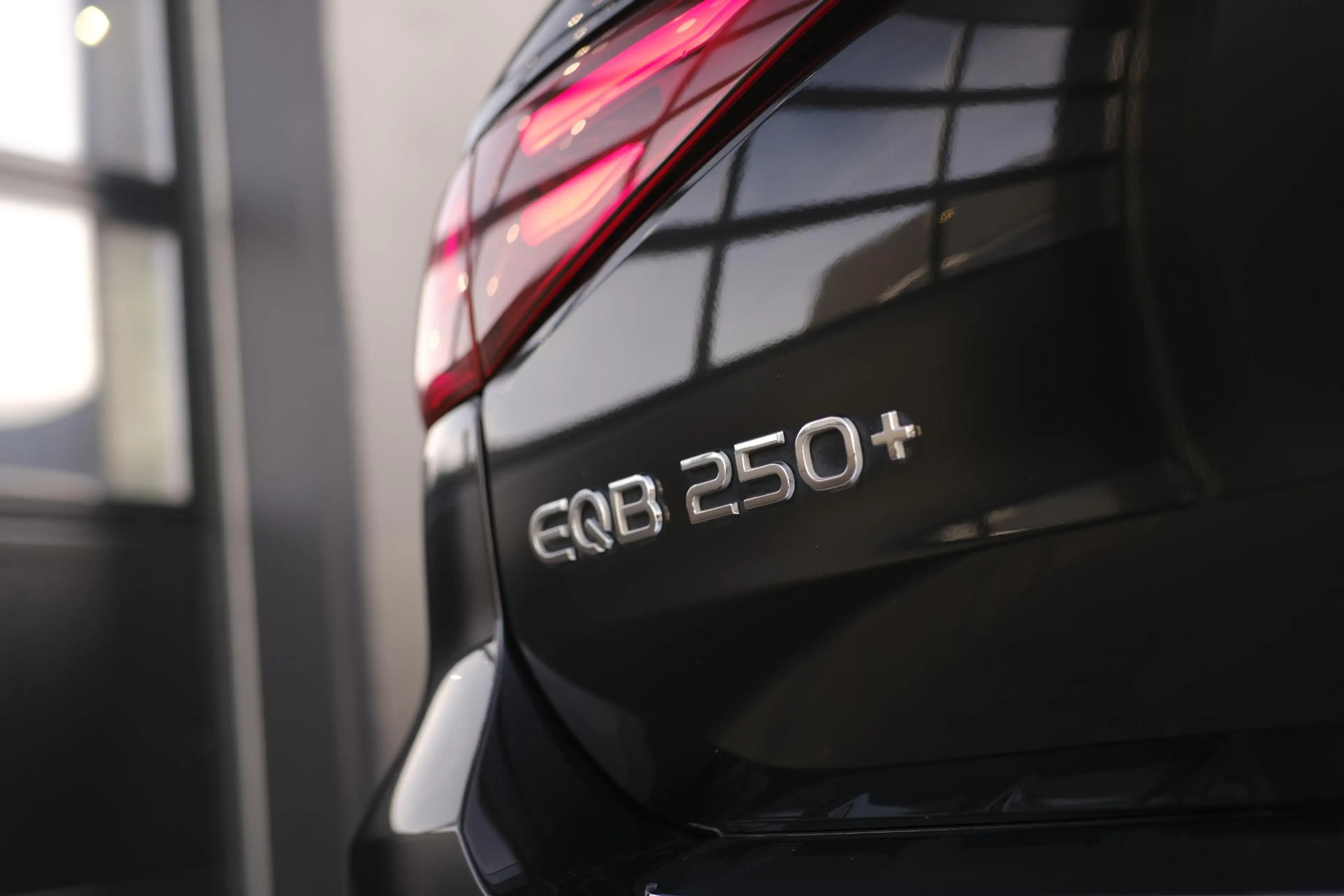 Mercedes-Benz EQB 250 250+ Star Edition + PANO + TREKHAAK + CARPLAY + — photo 9