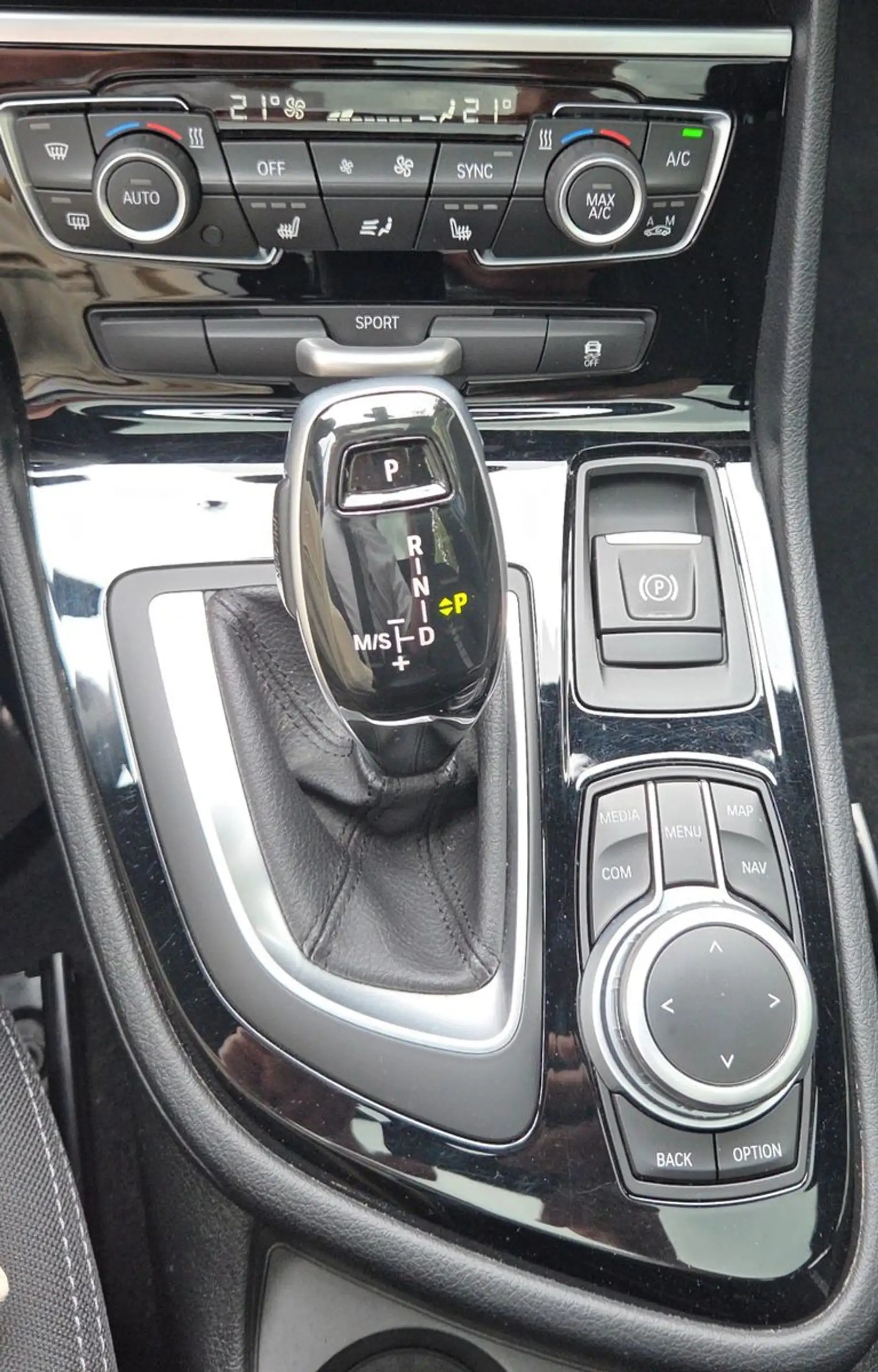 BMW 218 Pano LED CAM Navi PDC StHzg HuD — photo 15