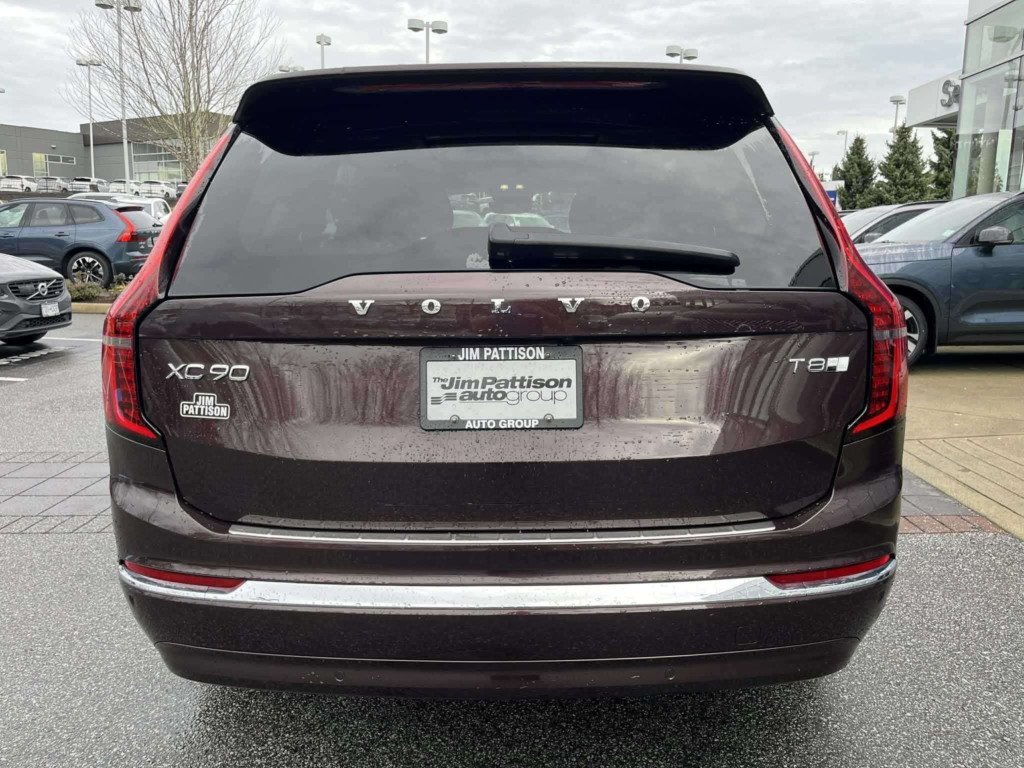 2025 Volvo XC90 2025.5 T8 AWD Ultra Bright Theme 6-Seater alt 4