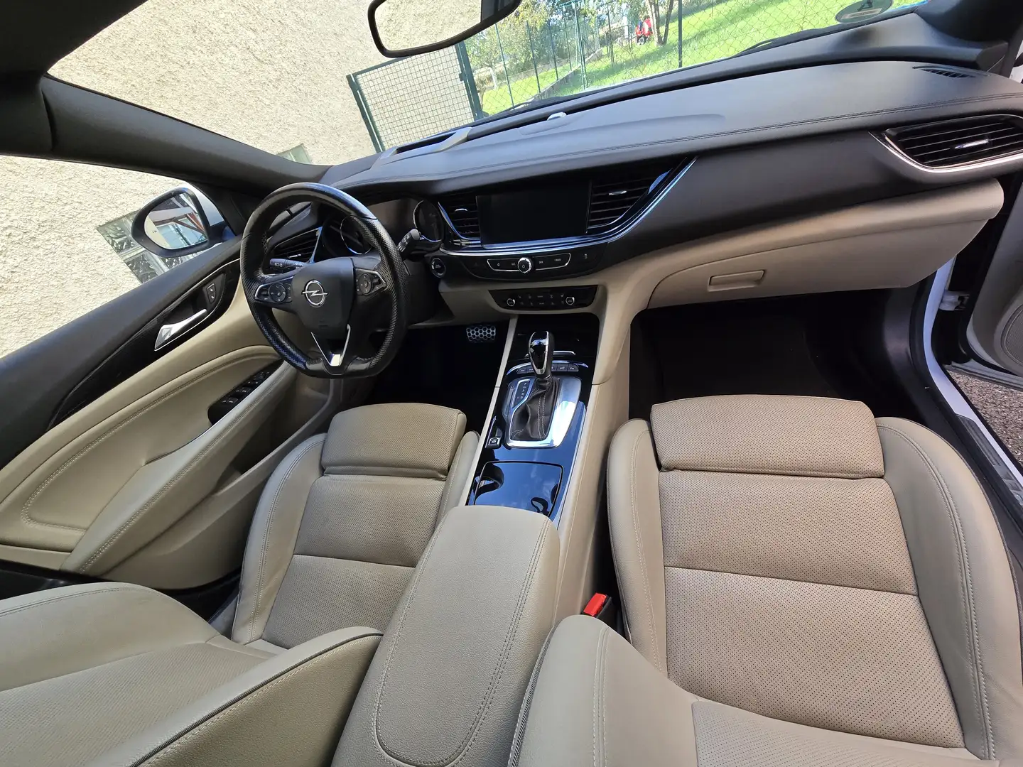 Opel Insignia Insignia Sports Tourer 2.0 D BiTurbo 210 ch BlueInjection AT8 AWD GSi Blanc - 2