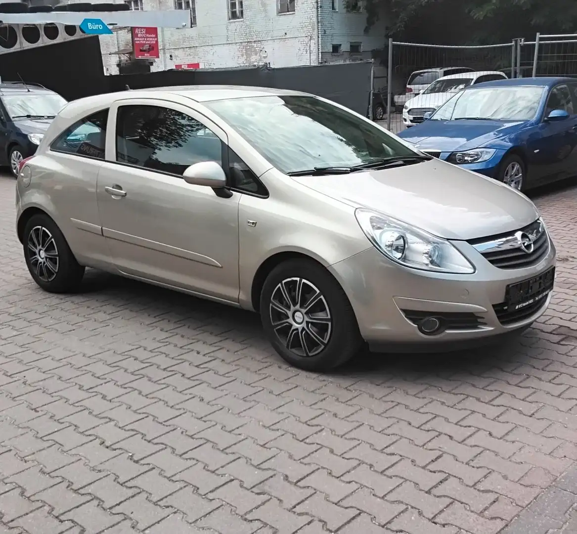 Opel Corsa D Basis.  Neue Tüv Oro - 2