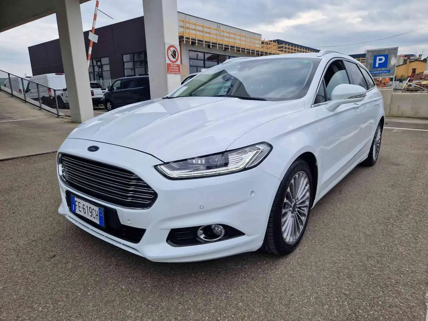 Ford Mondeo 2.0 TDCi 150 CV Powershift SW Titanium Bianco - 1