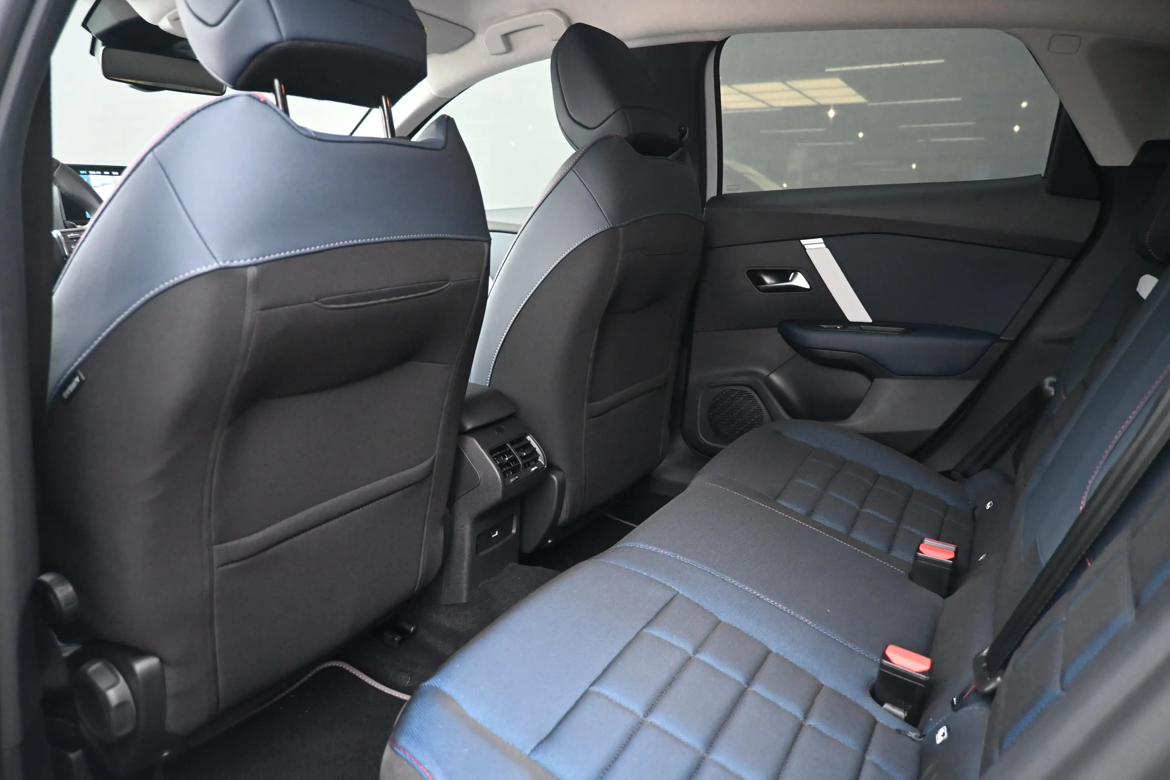 Citroen E-C4 Electric Collection 156pk Extended range 54 kWh | Navigatie — photo 10