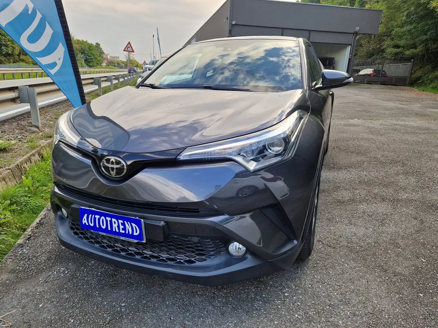 Toyota C-HR C-HR 1.2t Style Turbo cvt Grigio - 1