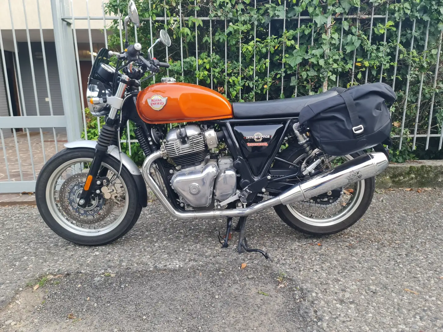 Royal Enfield Interceptor Arancione - 2