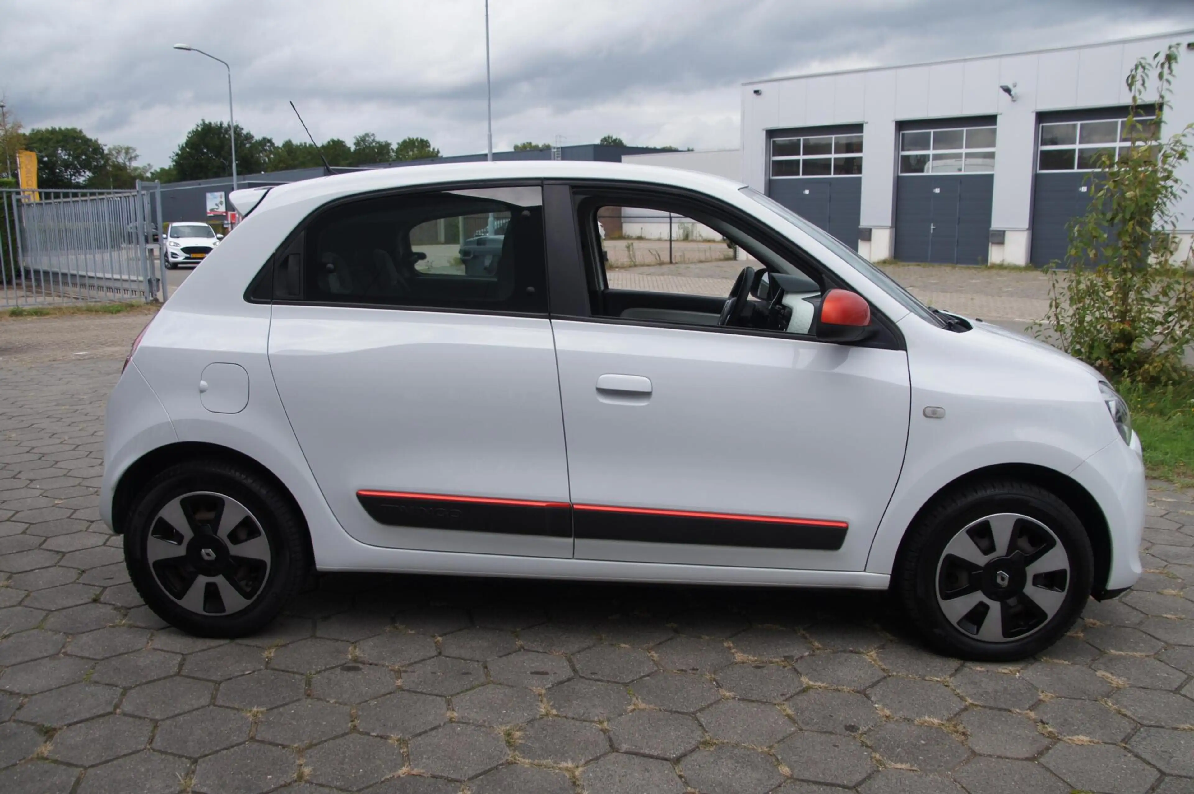 Renault Twingo 1.0 SCe Collection — photo 5