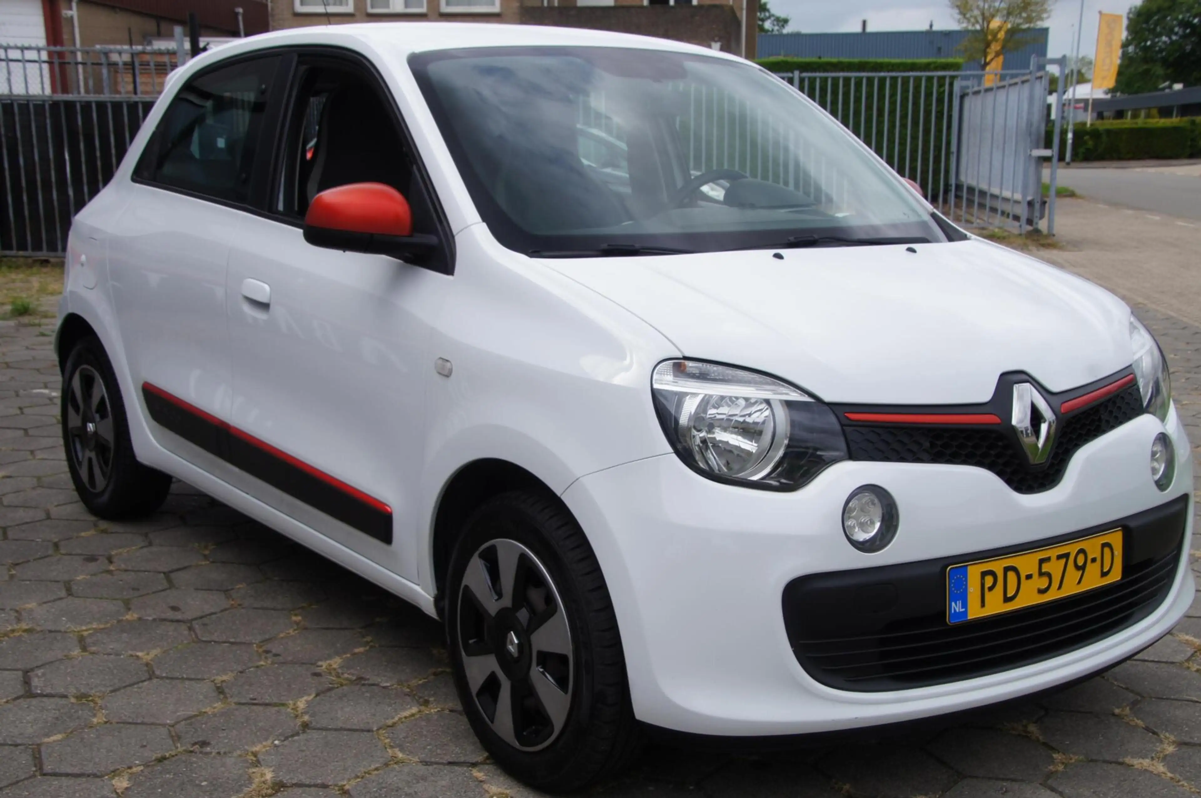 Renault Twingo 1.0 SCe Collection — photo 4
