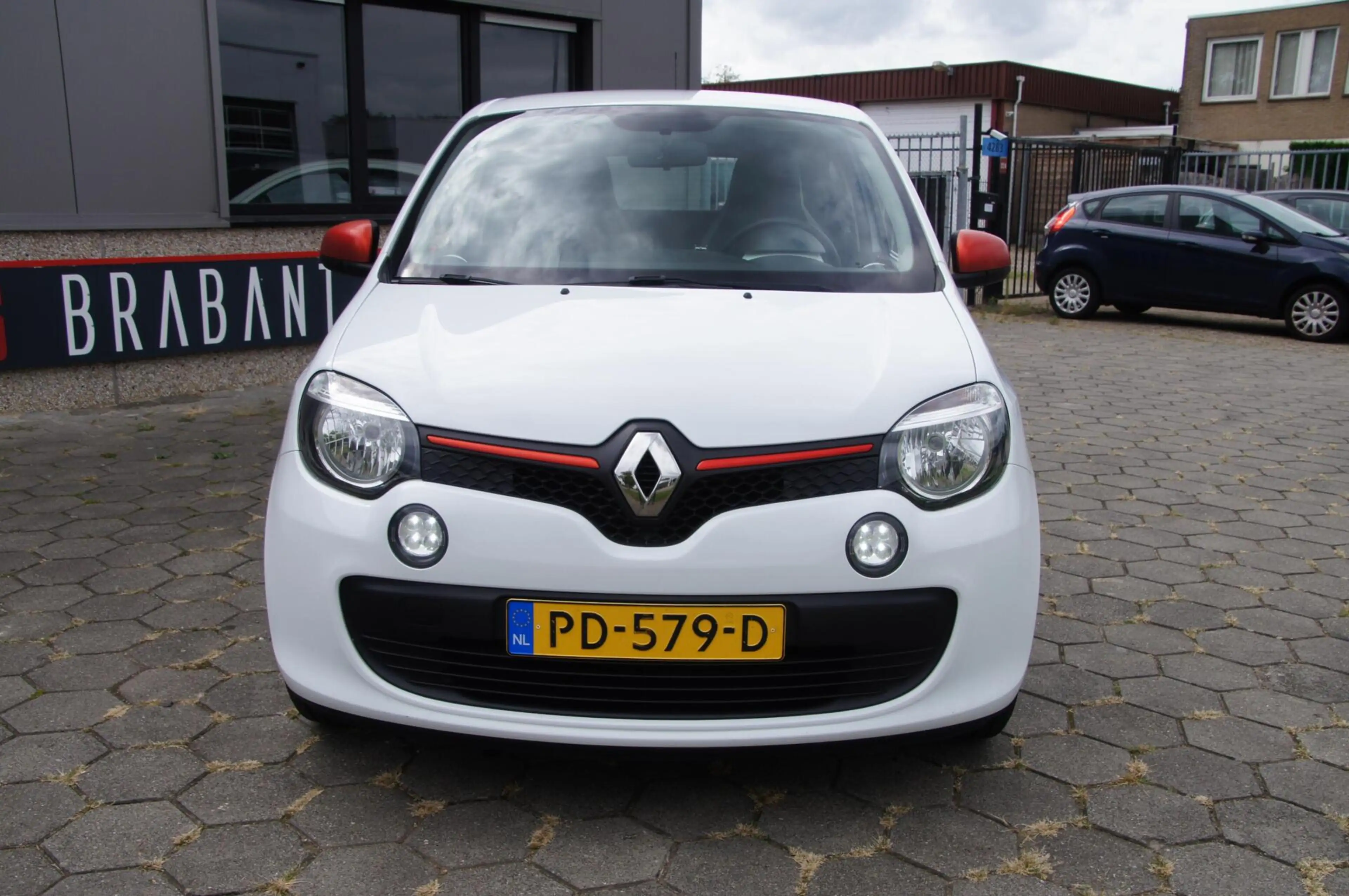 Renault Twingo 1.0 SCe Collection — photo 3