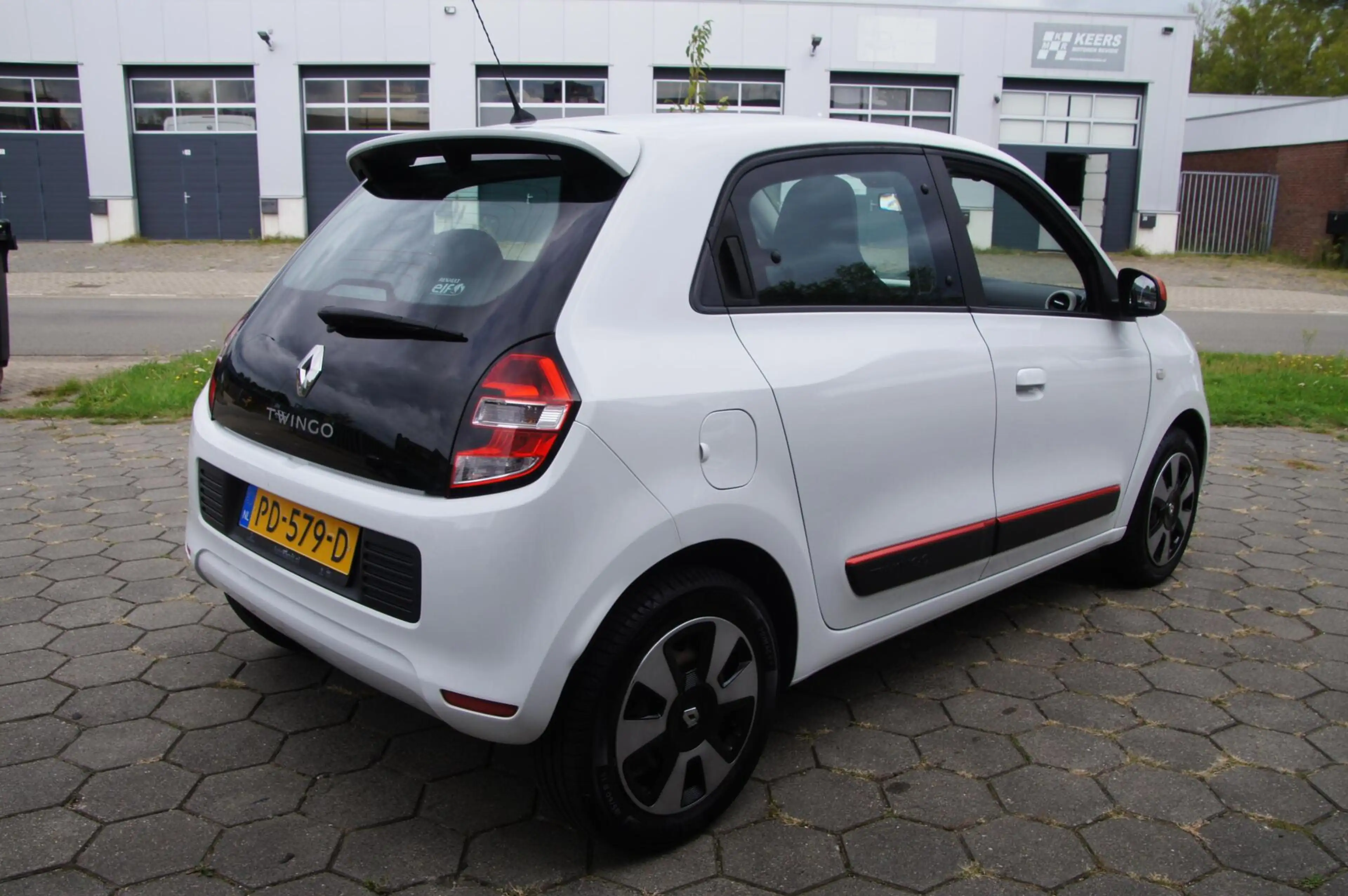 Renault Twingo 1.0 SCe Collection — photo 6