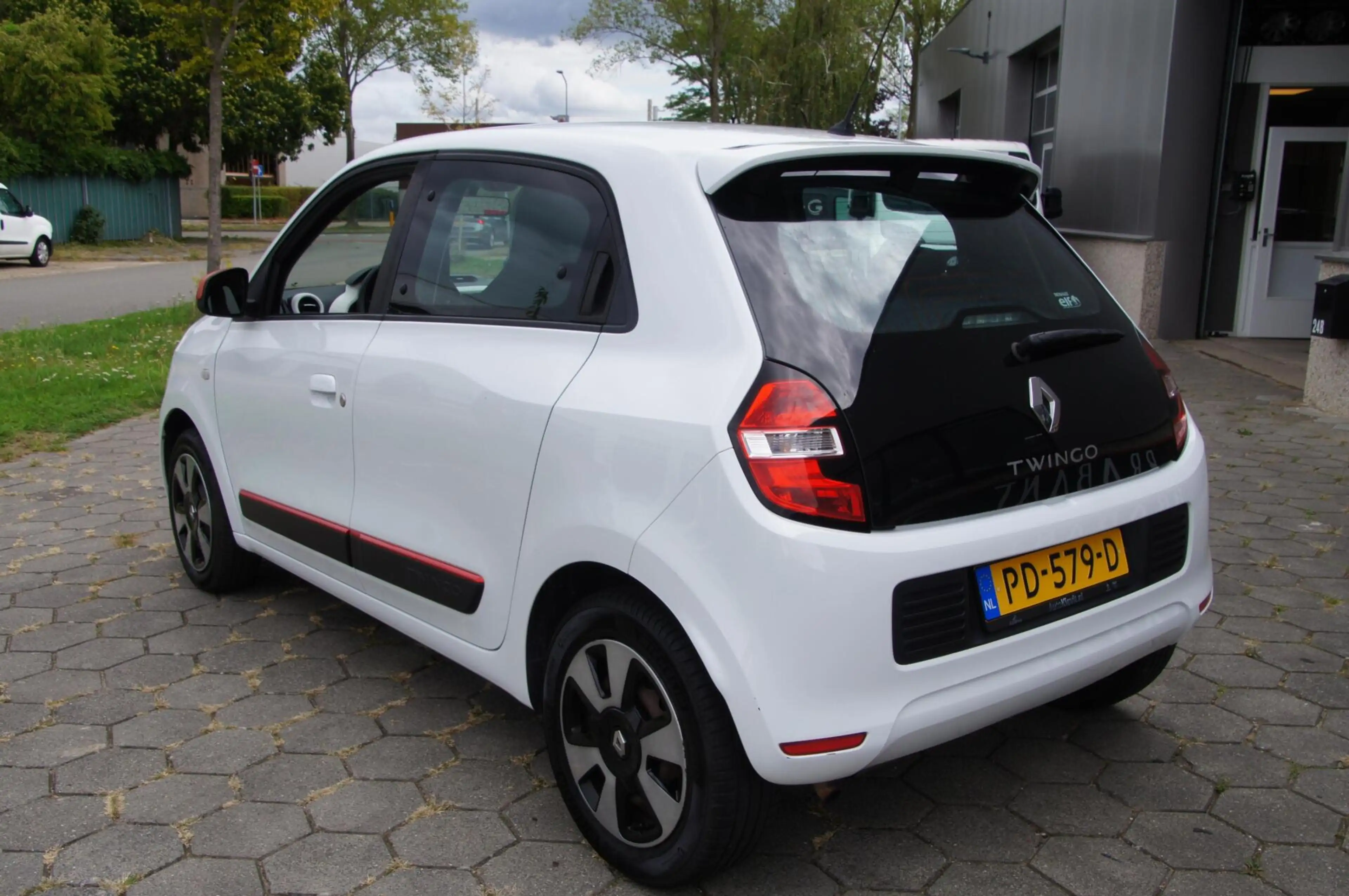 Renault Twingo 1.0 SCe Collection — photo 8