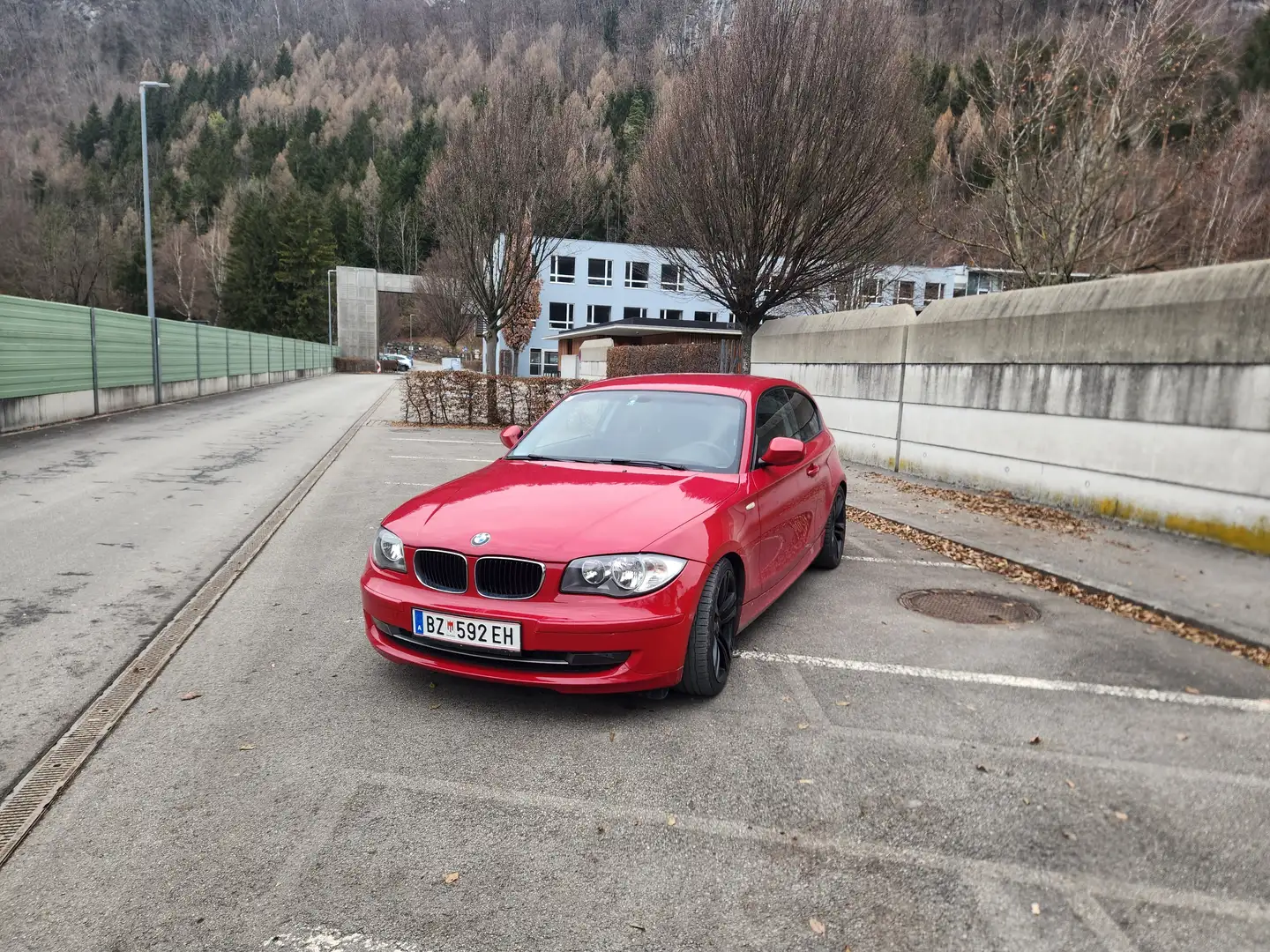 BMW 120 120i Österreich-Paket Österreich-Paket Rot - 1