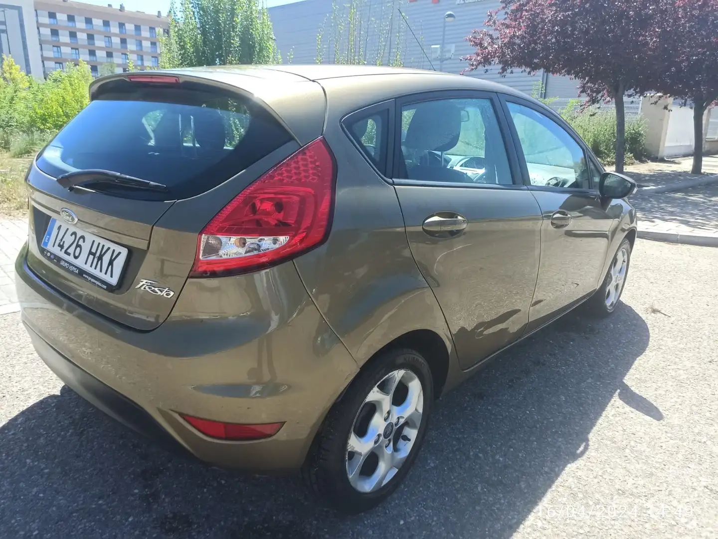 Ford Fiesta 1.25 Trend 82 Bronce - 2