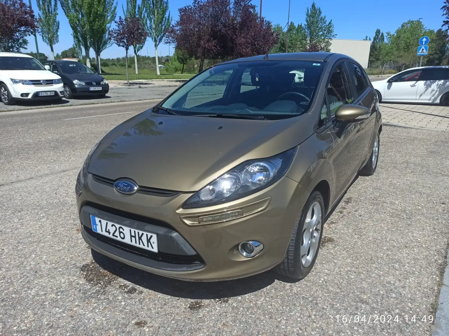 Ford Fiesta 1.25 Trend 82 Bronce - 1